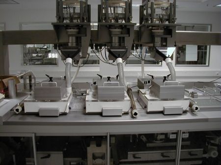 Ansicht Tiefziehmaschine - automatische Tabletten bzw. Drageefrderung